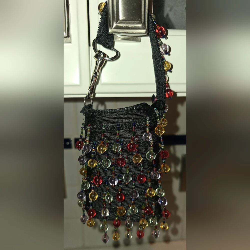 ADORABLE Beaded Small Zipper Bag - Picture 3 of 9